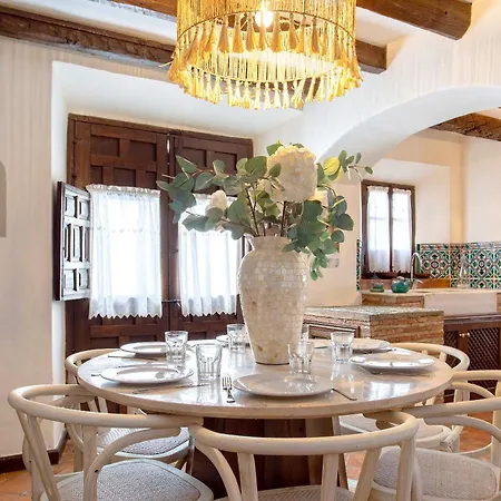 Genteel Mirador De Reyes *